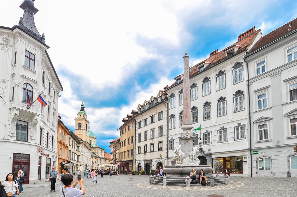 Strict City Apartments Ljubljana Exteriör bild